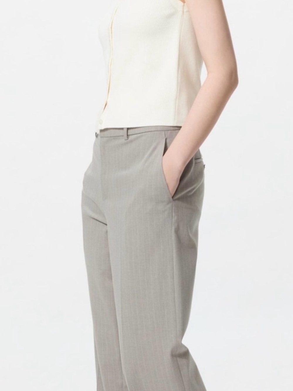 Uniqlo Straight-Leg Tailored Pants in Light Gray